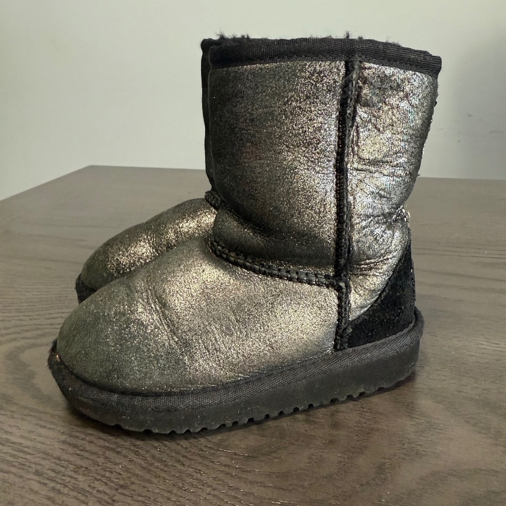 UGG Kids Stinger Metallic Boots Size 9‎